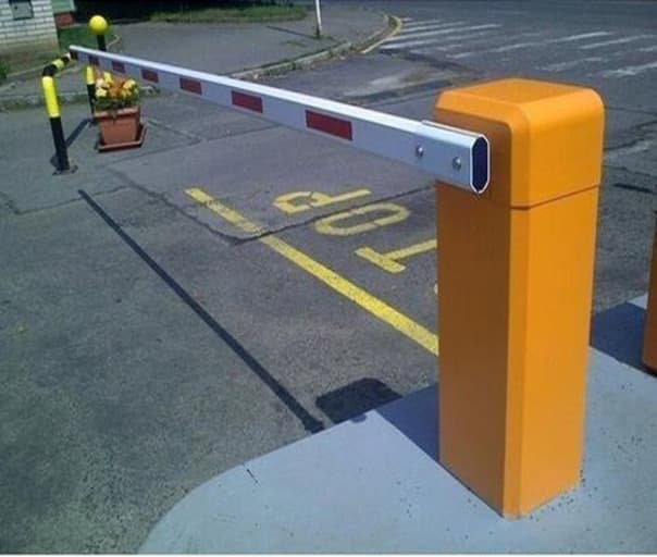 Toll boom barrier, normal and extra lane