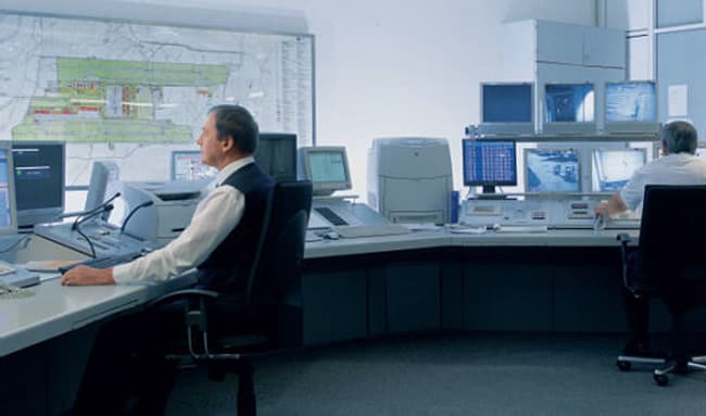 Toll plaza control centre